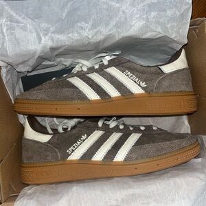 Adidas Sneakers